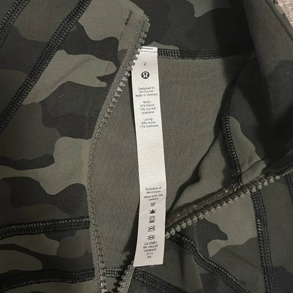Lululemon Define jacket Camo - Picture 3 of 4